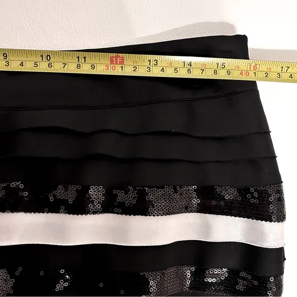 🆕 White House Black Market Satin Mini Skirt🔥