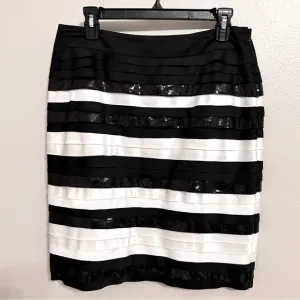 🆕 White House Black Market Satin Mini Skirt🔥