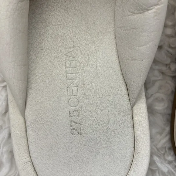 275 Central Igor White Sandals 7.5