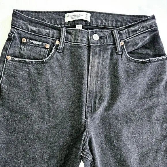 Abercrombie &amp; Fitch The Ankle Straight Ultra High Rise Jeans in Black Wash 27/4
