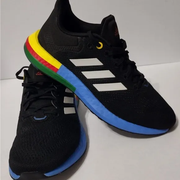 Adidas Men's Black Running Shoes size 7.5 pre owned Exellent condition