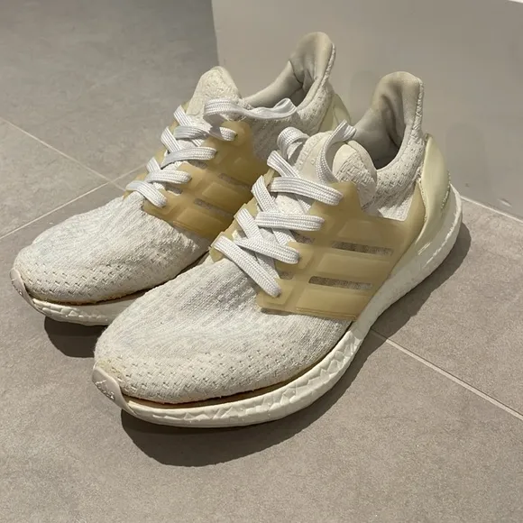Adidas women ultra boost size 6.5 white fabrics sneakers fitness workout shoes