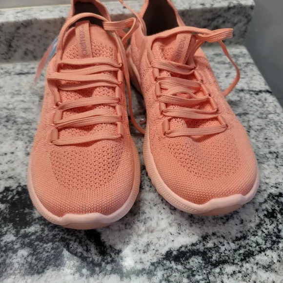 Aetrex Carly Knit Sneakers
