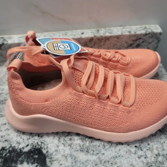 Aetrex Carly Knit Sneakers