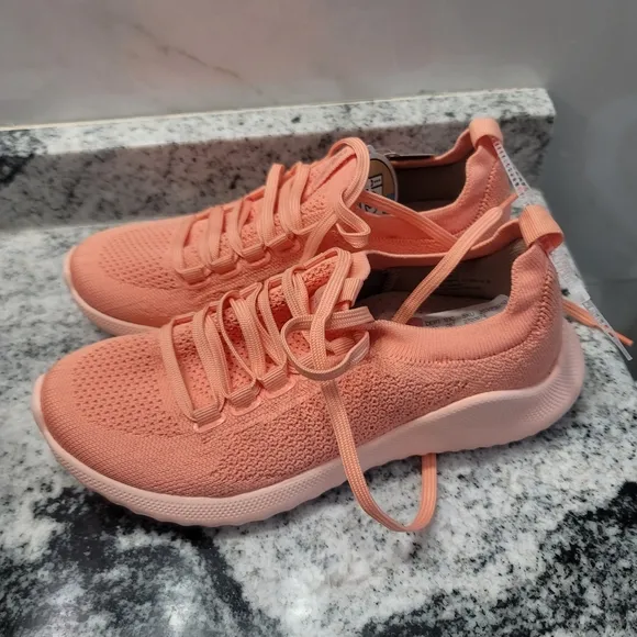 Aetrex Carly Knit Sneakers