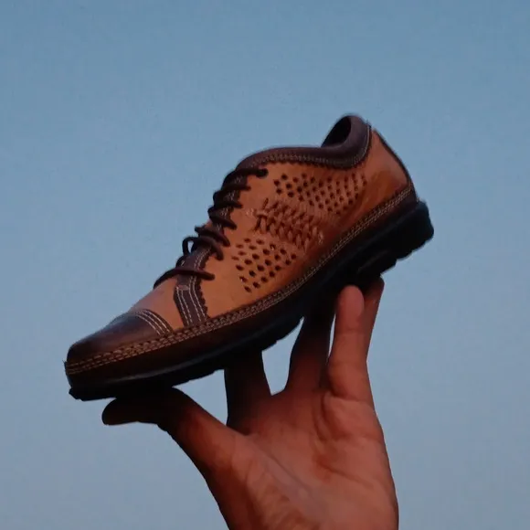 Aetrex  MEN'S PERFORATED (2) TONES LEATHER OXFORDS