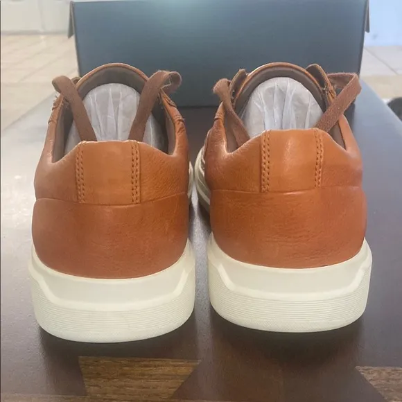 Allen Edmonds Men's Tan Leather Sneakers - LIKE NEW CONDITION