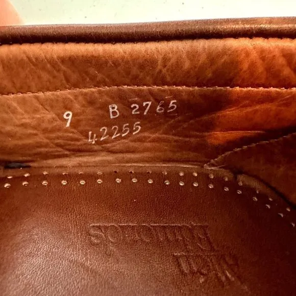Allen Edmonds Nashua Loafer Mens Size 9  Brown Leather Rubber Sole Tassel