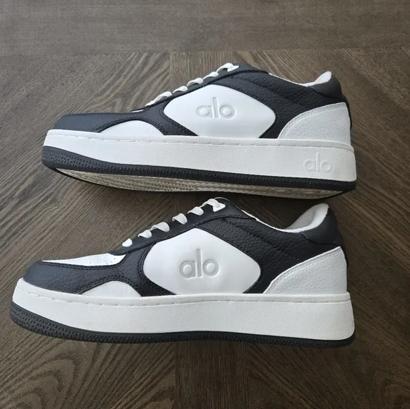 Alo Yoga Recovery Mode Sneaker Shoes in White and Black sz Women 9.5 or Men 8