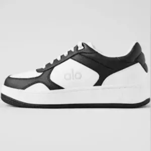 Alo Yoga Recovery Mode Sneaker Shoes in White and Black sz Women 9.5 or Men 8