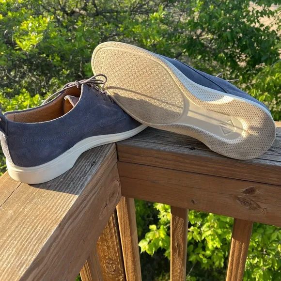 Amberjack Men's Blue Suede Shoes - like new!
