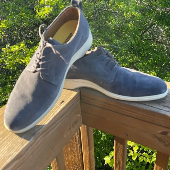 Amberjack Men's Blue Suede Shoes - like new!