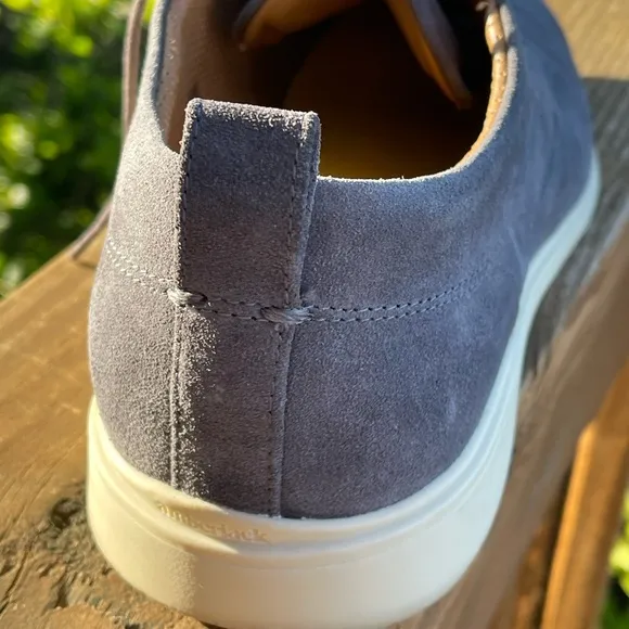 Amberjack Men's Blue Suede Shoes - like new!