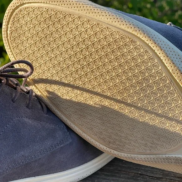 Amberjack Men's Blue Suede Shoes - like new!