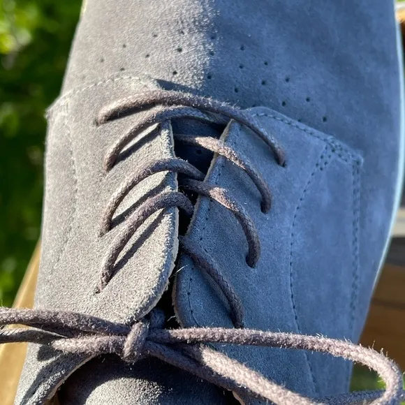 Amberjack Men's Blue Suede Shoes - like new!