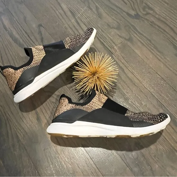 APL Womens TechLoom Bliss Shoe Black / Rose Gold / White Size 8.5