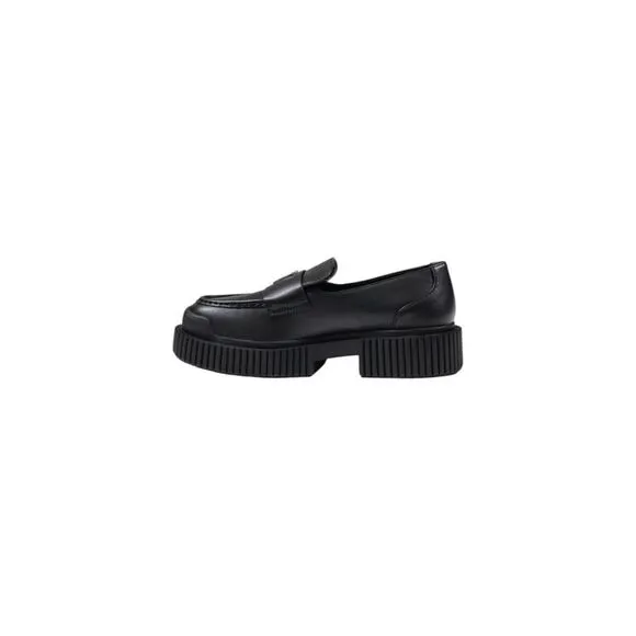Armani Exchange Leather Moccasin with Rubber Sole Women Black Running Shoes