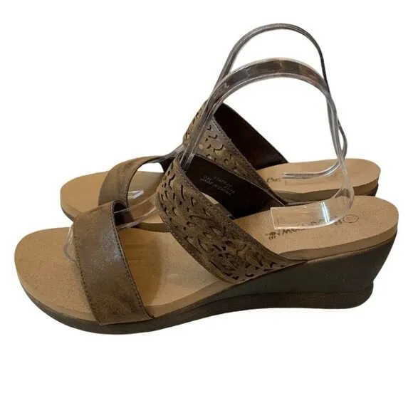 BearPaw Noelle Sandals Womens 11 Brown Wedge Cushioned Comfort Vegan