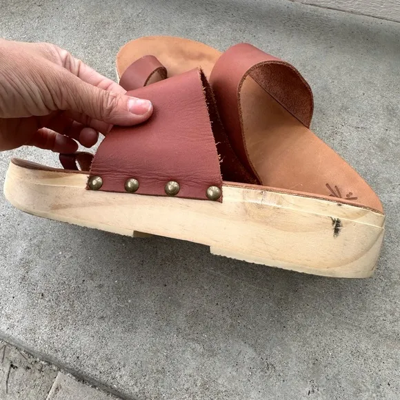 Beek Brown Leather Sandals
