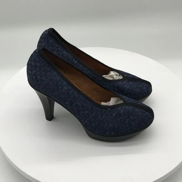 Bernie Mev womens heel shoes size 7 US