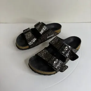 Birkenstock Arizona Women’s 38 (7) Black And Silver Pebble Print Sandals Comfort