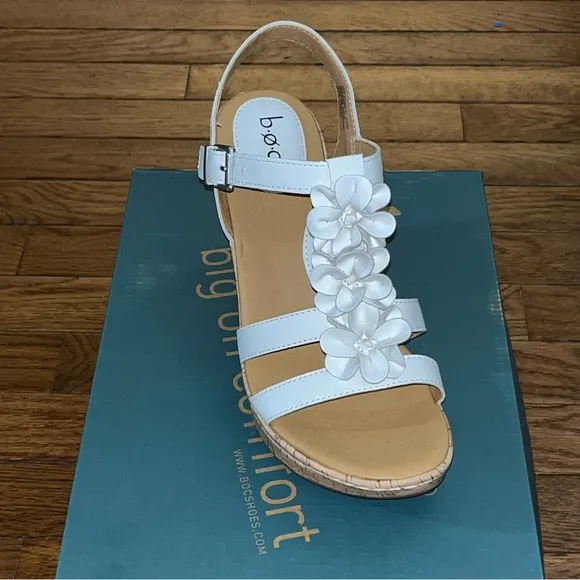B.O.C. Evita Flower Comfort Wedge Sandals White &amp; Tan Women’s Size 10 NEW