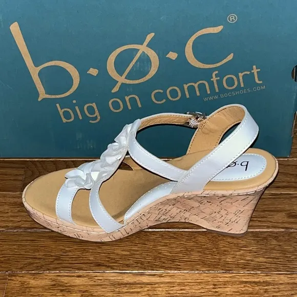 B.O.C. Evita Flower Comfort Wedge Sandals White &amp; Tan Women’s Size 10 NEW
