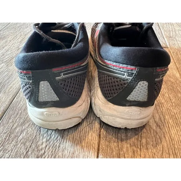 Brooks Addiction 13 Shoes Running Sneakers Mens size 11.5 Athletic 1102611 ReAd