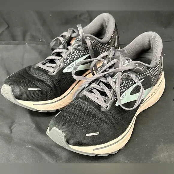 Brooks Black and Gray Athletic Shoes with Cushioned Sole