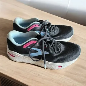 Brooks Ghost Max Wide Ebony Open Air W Running Fitness Active
