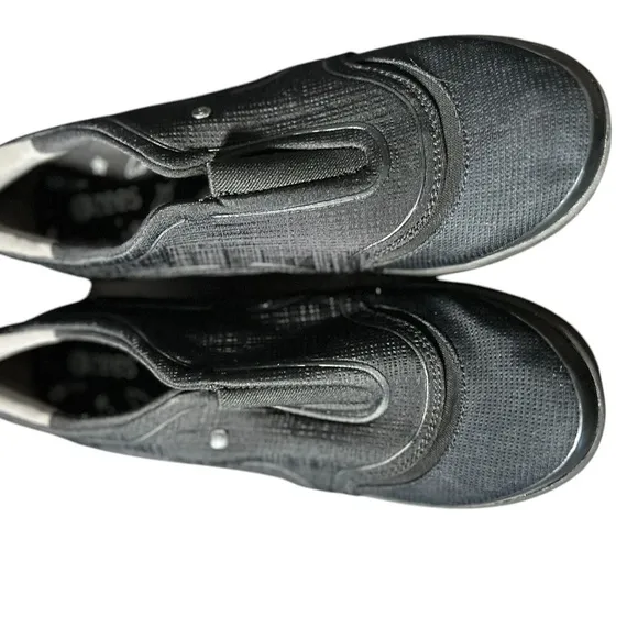 Bzees Women's Slip-On Comfort Sneakers Black Size 11 Casual Shoes