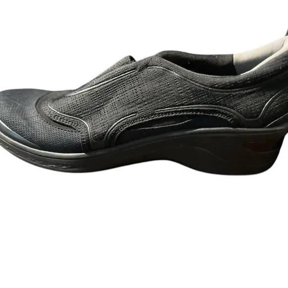 Bzees Women's Slip-On Comfort Sneakers Black Size 11 Casual Shoes
