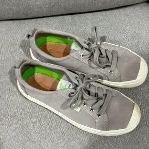 Cariuma OCA Low Shoes Womens 8 Mystic Gray Canvas Lace Up Sneakers