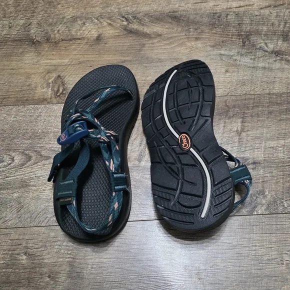Chaco Teal and Black Strappy Sandals Women Size 9