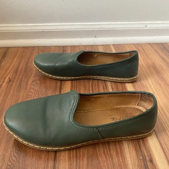 CHARIX Hunter Green Classic Leather Slip On Comfort Shoes Size 8.5
