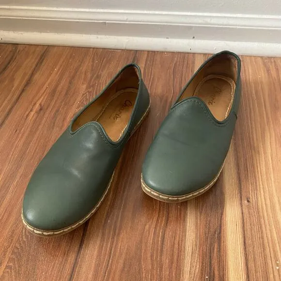 CHARIX Hunter Green Classic Leather Slip On Comfort Shoes Size 8.5