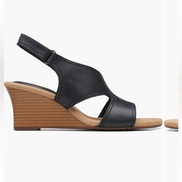 Clarks Black Women's Wedge leather Sandals in black size 7, brand new
