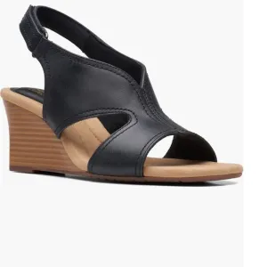 Clarks Black Women's Wedge leather Sandals in black size 7, brand new
