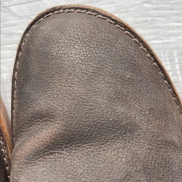 Clarks Brown Oxfords Minimalist Design