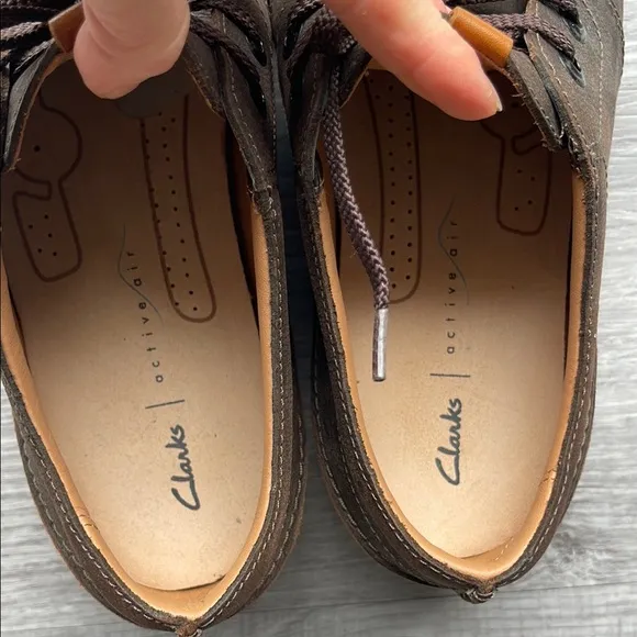 Clarks Brown Oxfords Minimalist Design