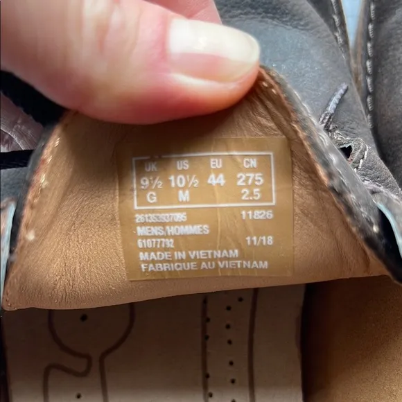 Clarks Brown Oxfords Minimalist Design