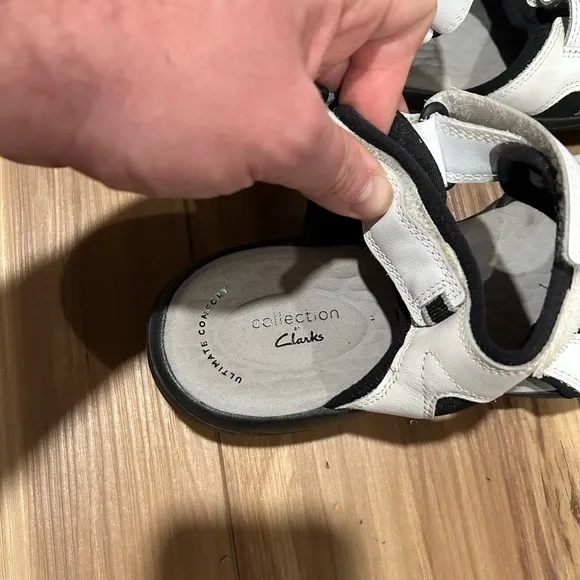 Clark’s Collection White Comfort Velcro Strap Sandals Size 9 1/2