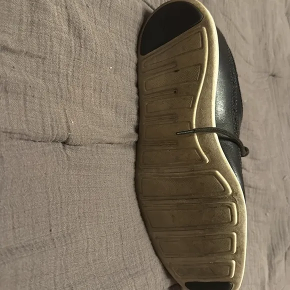 Cole Haan size 8 Black zero dress shoes