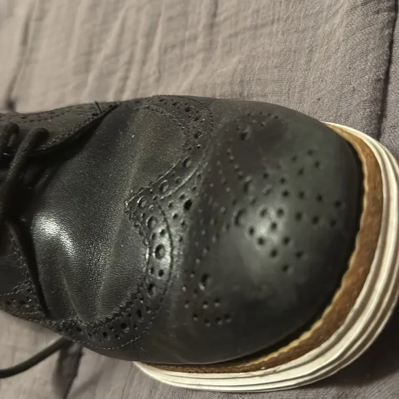 Cole Haan size 8 Black zero dress shoes