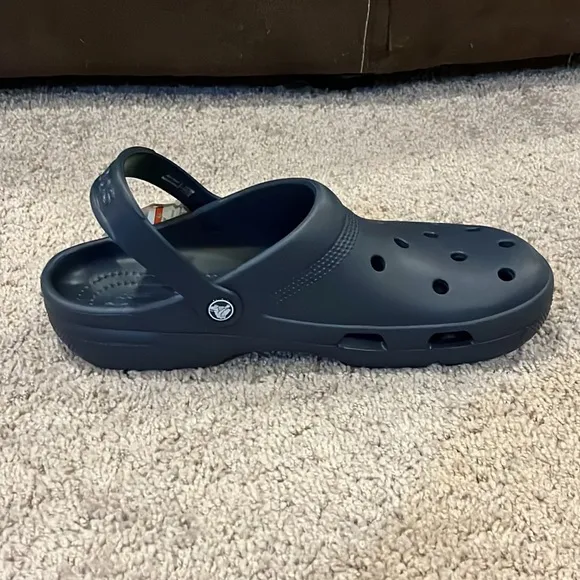 Crocs Coast Clog shoes new navy blue Men’s size 12