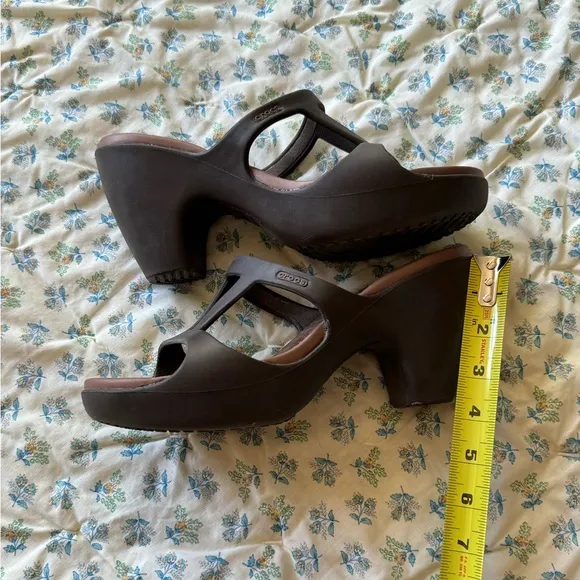 Crocs Cyprus II Cuban Sandal Platform Chunky High Heels Shoes Comfort Brown Sz 9