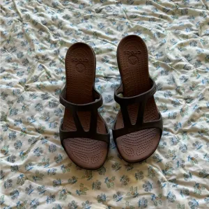 Crocs Cyprus II Cuban Sandal Platform Chunky High Heels Shoes Comfort Brown Sz 9