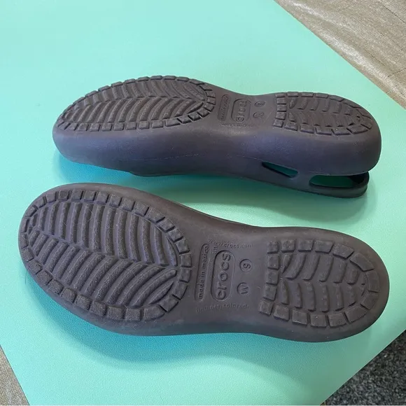 CROCS Iconic Comfort Jelly Summer Flat Sandals in Brown Size 9