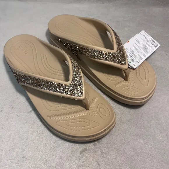 Crocs Women's Sloane Gold Glitter Flip Flop Sandals Size 7 NWT