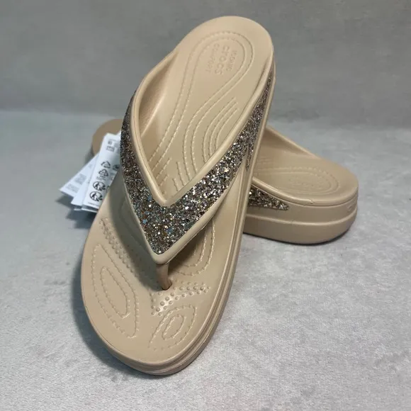 Crocs Women's Sloane Gold Glitter Flip Flop Sandals Size 7 NWT